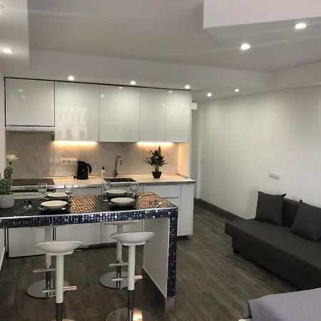 מלון דירות Malibu Park אדחה