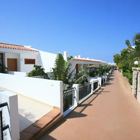 Malibu Park 3* Адехе
