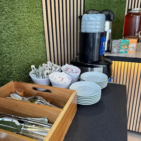 马里布公园公寓式酒店 阿德耶