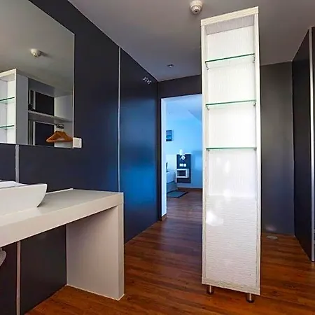 Malibu Park Aparthotel 3*