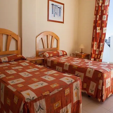 Malibu Park Aparthotel 3*