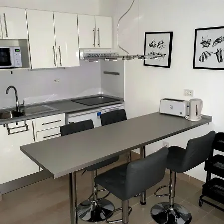 Malibu Park Aparthotel 3*