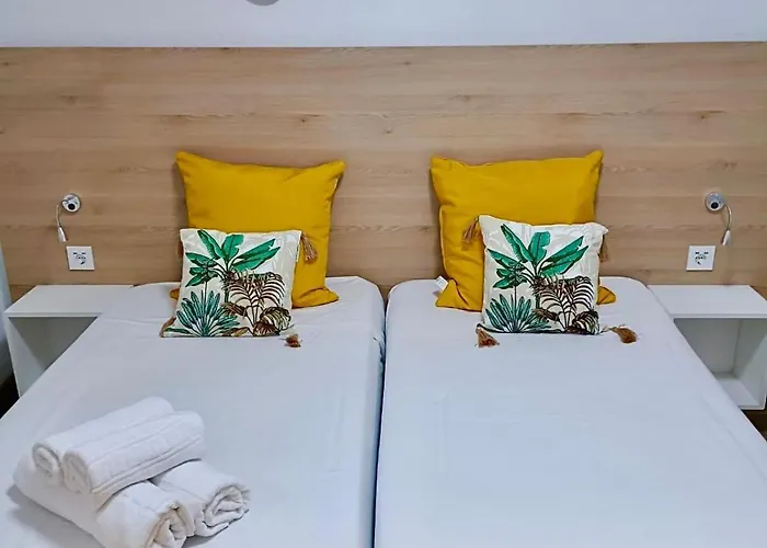 Malibu Park أذيخي