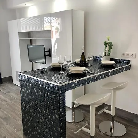 アパートホテル Malibu Park アデヘ