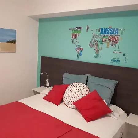 Malibu Park 3* アデヘ