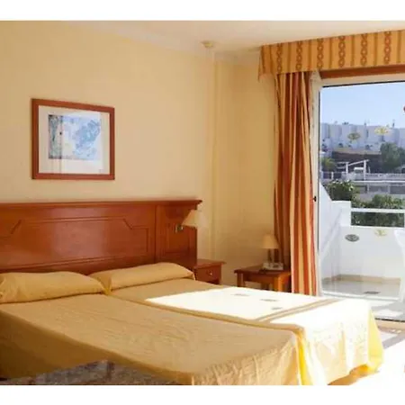 アパートホテル Malibu Park アデヘ