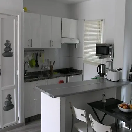 Malibu Park 3* アデヘ