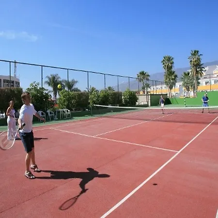 Malibu Park アパートホテル 3*